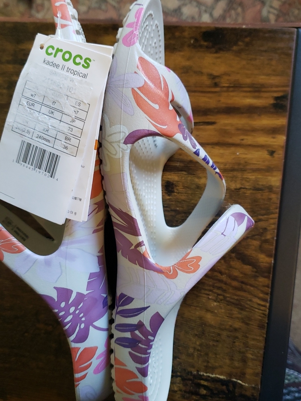 Crocs Kadee II Tropical Sandals Tropical Floral Colorway Size W7 - Picture 9 of 10